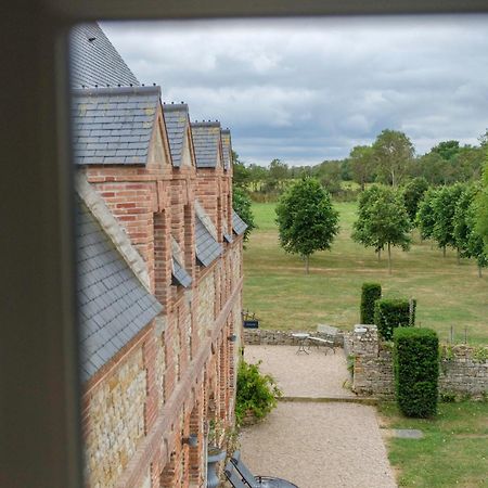 Le Domaine De Ravenoville - Pierres D'Histoire Екстер'єр фото